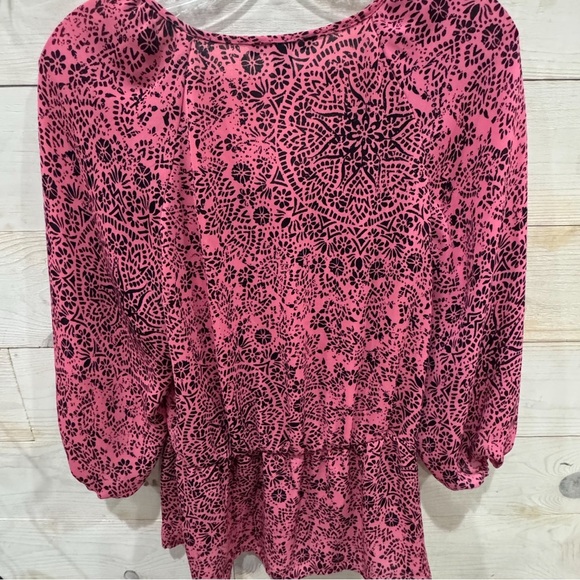 Banana republic pink printed flounce/ peplum top ❤️ - Picture 7 of 7